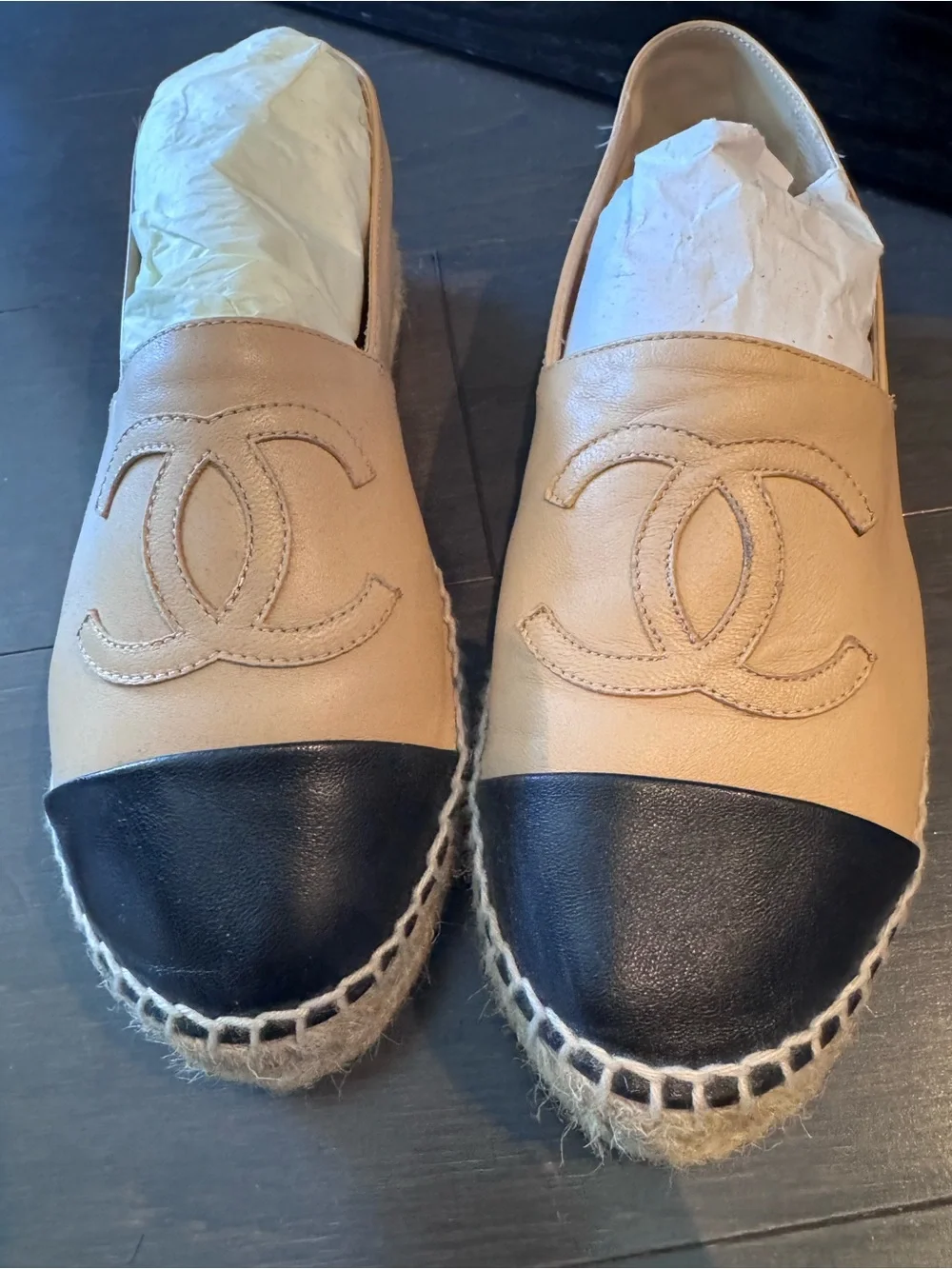 CHANEL Two-Tone Leather Espadrille Slides - Tan & Black